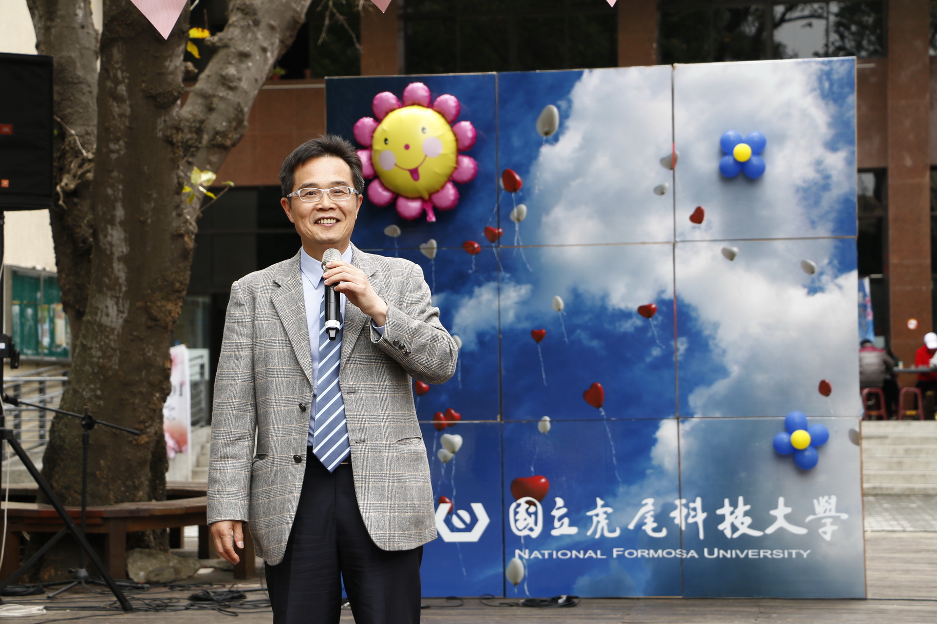 國立虎尾科技大學106年煙花三月藝文季開幕式該校覺文郁校長致詞 虎尾科大提供 1