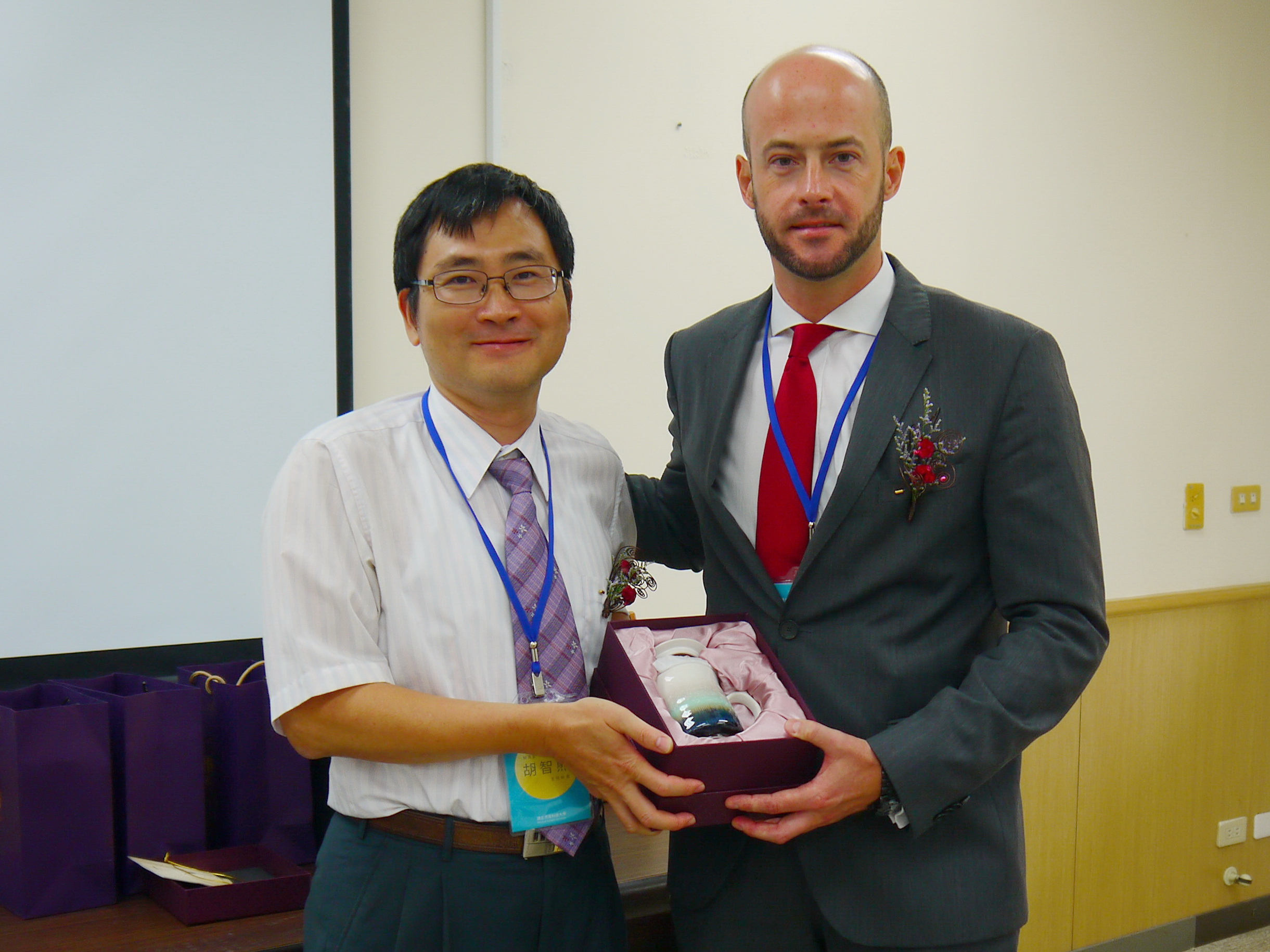 致贈奧地利駐台代表