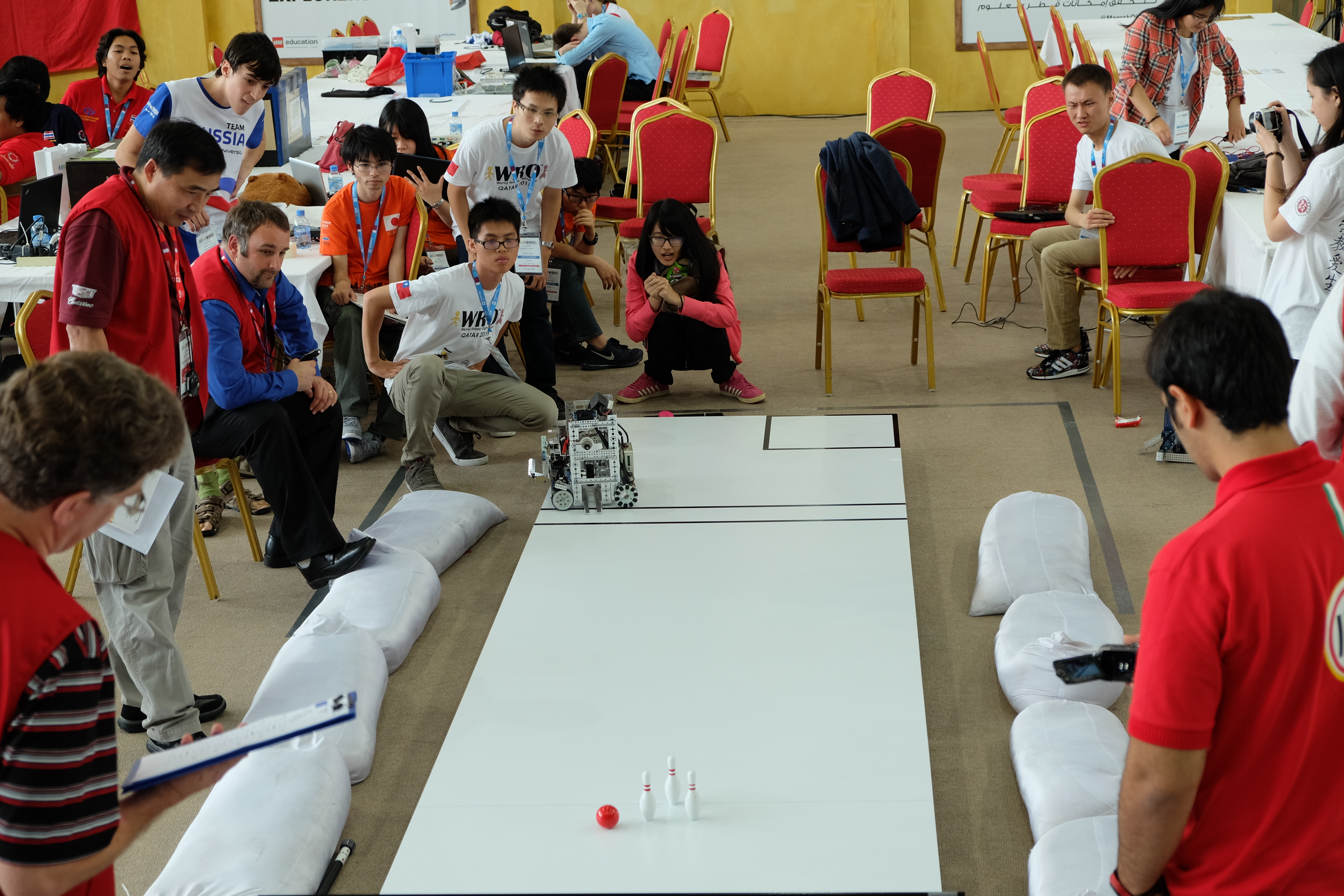 2015WRO國際奧林匹克機器人大賽世界賽 大專組競賽題目「保齡球賽」